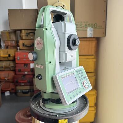 Leica TS03 Manual Total Station with 30X Magnification 1000m Non Prism Distance and 5'' Accuracy for Surveying