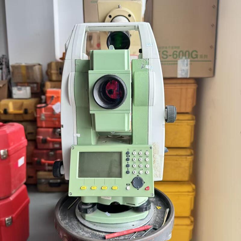 Used Leica TS09 Total Station with 1000m Non Prism Distance, IP66 Dust and Water Resistance, and Real-time Operating System